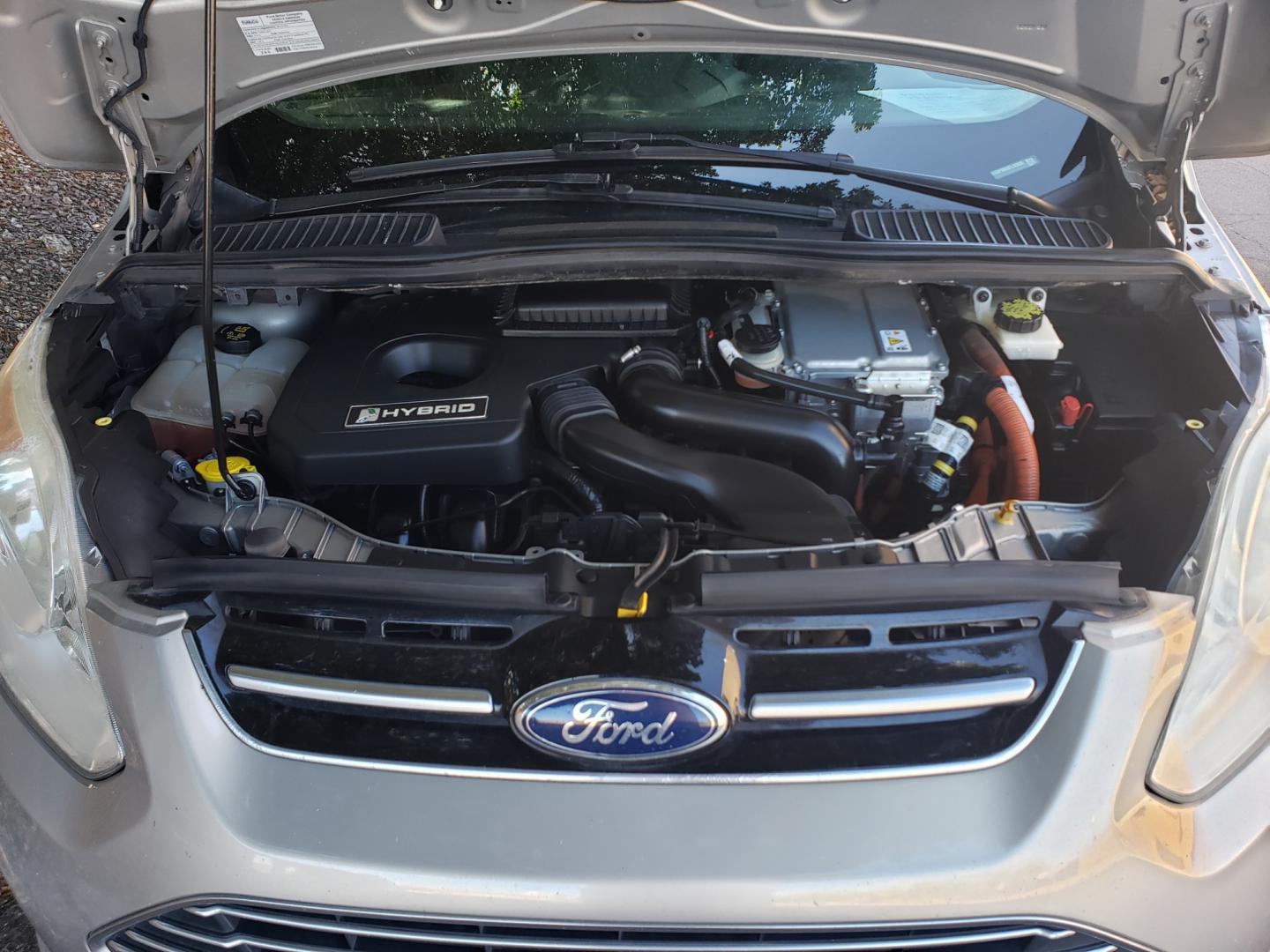 2015 /gray and black Ford C-Max Hybrid sel (1FADP5BU3FL) with an 2.0L L4 DOHC 16V engine, 6-Speed Automatic transmission, located at 323 E Dunlap Ave., Phoenix, AZ, 85020, (602) 331-9000, 33.567677, -112.069000 - 2015 Ford C-Max SEL,.......A Must See!!...... No accidents, Ice cold AC. The car is gorgeous inside and out. Power windows, Power door locks, Touch screen Stereo/Cd player, Phone sync, Bluetooth, Satellite compatible, Backup camera, Beautiful gray and black interior with black Leather seats, Incredi - Photo#18